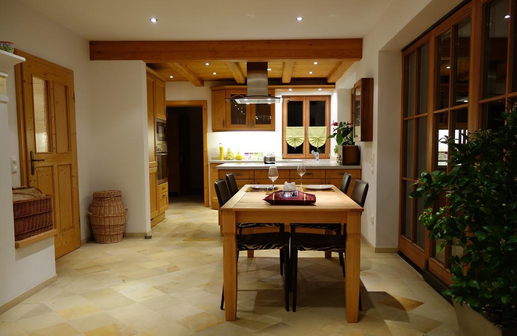 Apartment Sonnenfeld سامربيرغ الغرفة الصورة